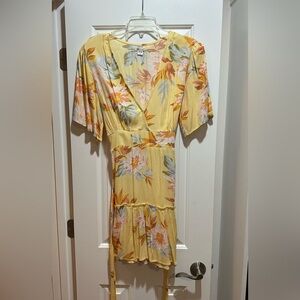 NWOT Cute, flowing sundress. V neck with snap closure. Wear with or without tie.